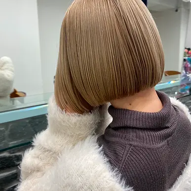 ボブカットの女性