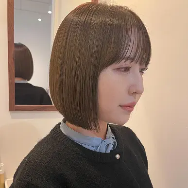 ボブカットの女性