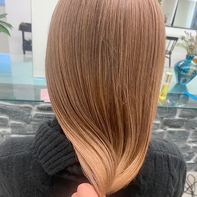 ロングヘアの女性